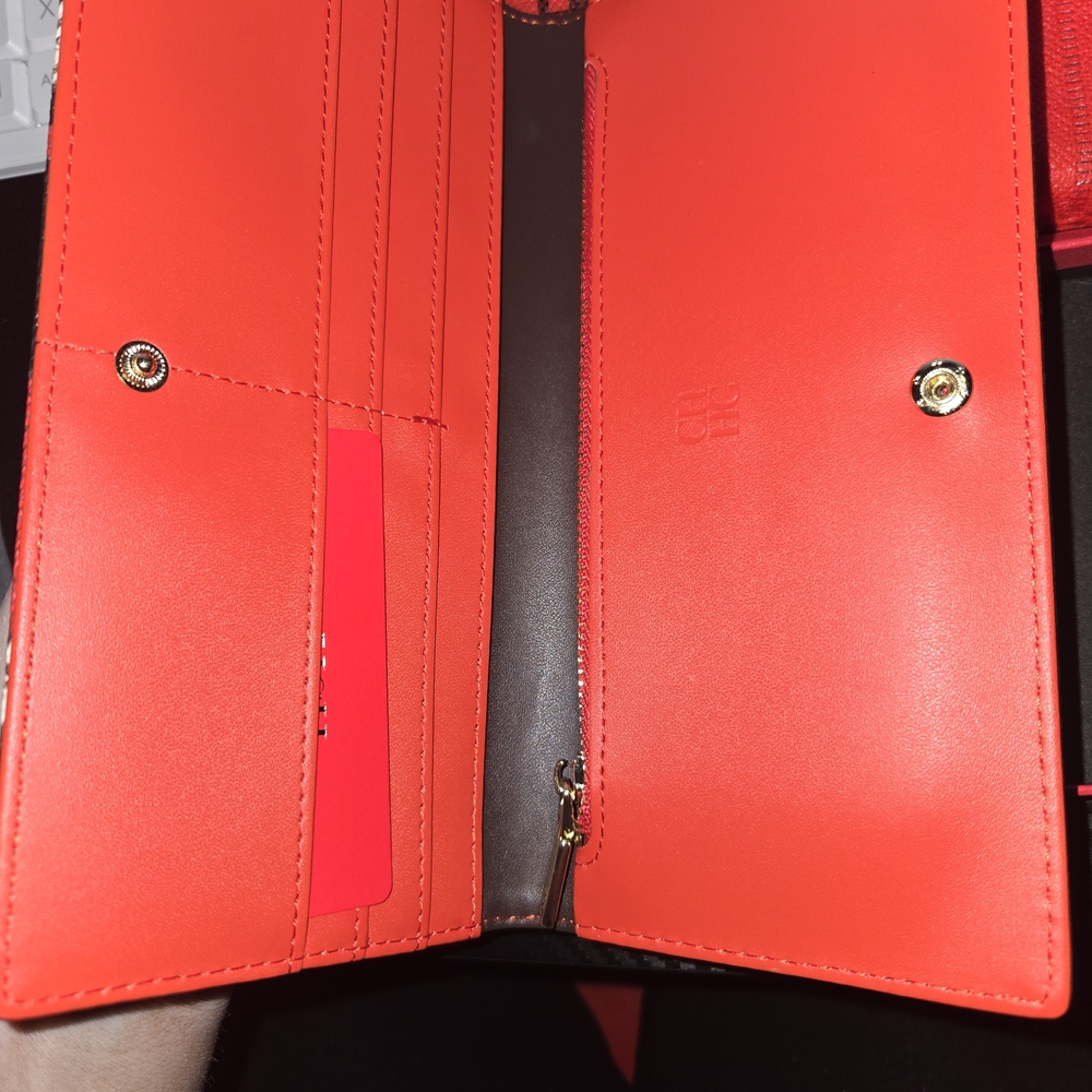 Designer CH Inspired Wallet - Picture 3 of 4